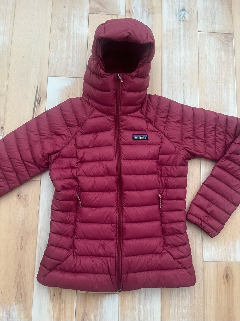 Patagonia Women's Down Sweater Hoody - Burgundy